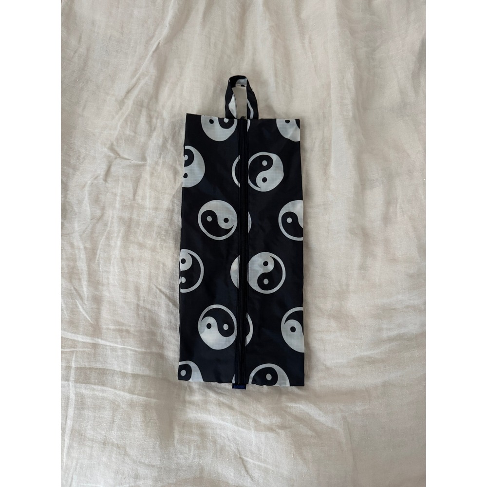 BAGGU Yin Yang 3d Zip Pouch Nylon Travel Organizer